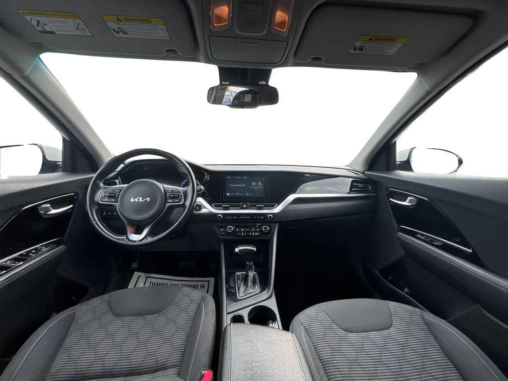 2022 Kia Niro LXS photo 16