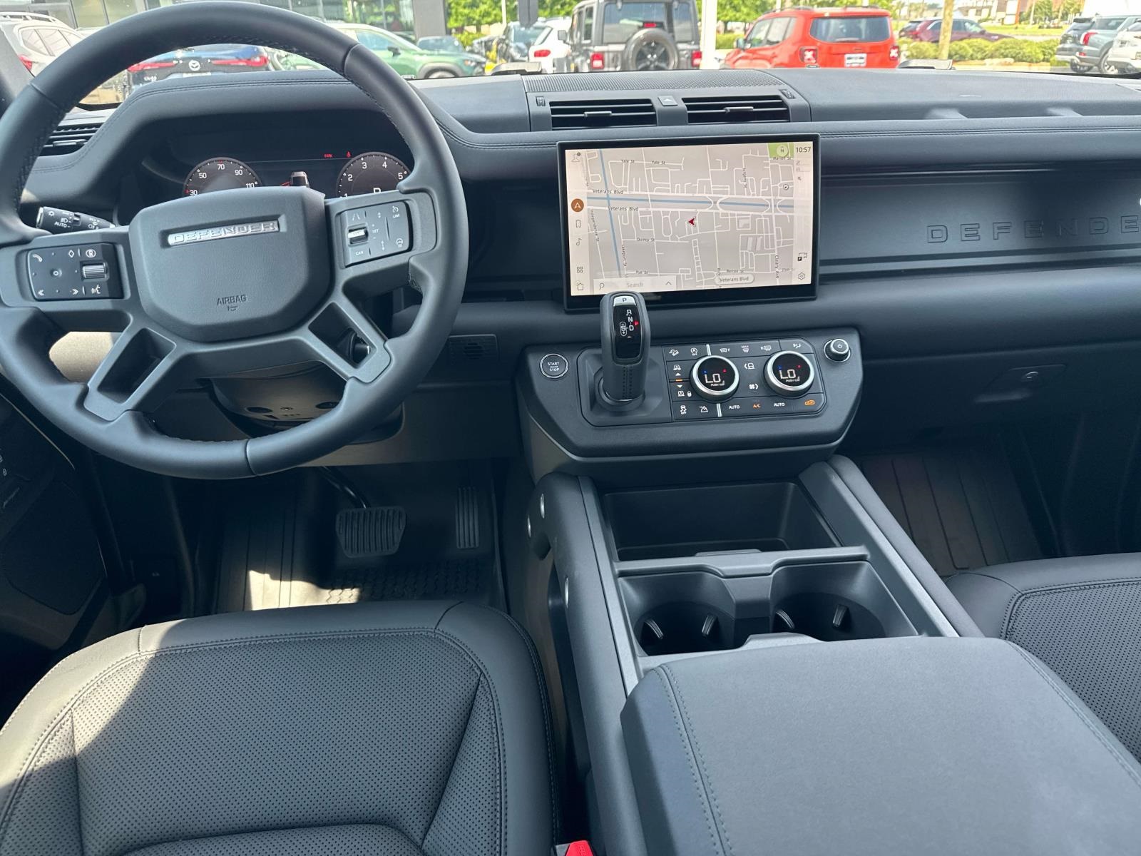 2025 Land Rover Defender 110 S photo 7