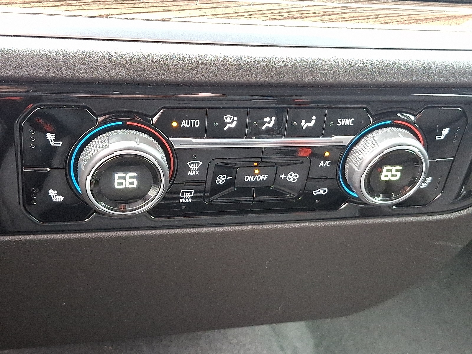 2022 Chevrolet Silverado 1500 LT photo 15