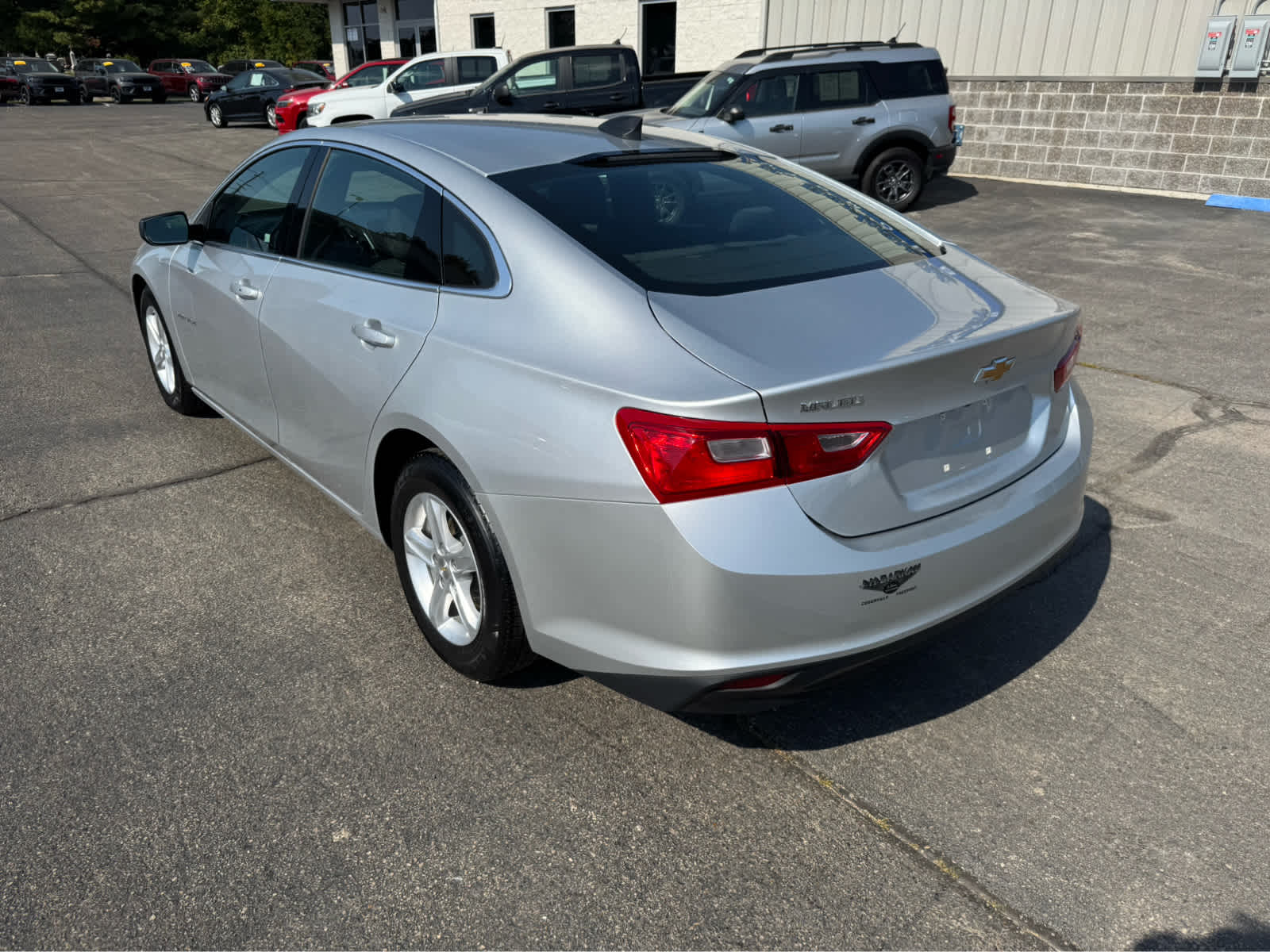 2021 Chevrolet Malibu LS photo 2