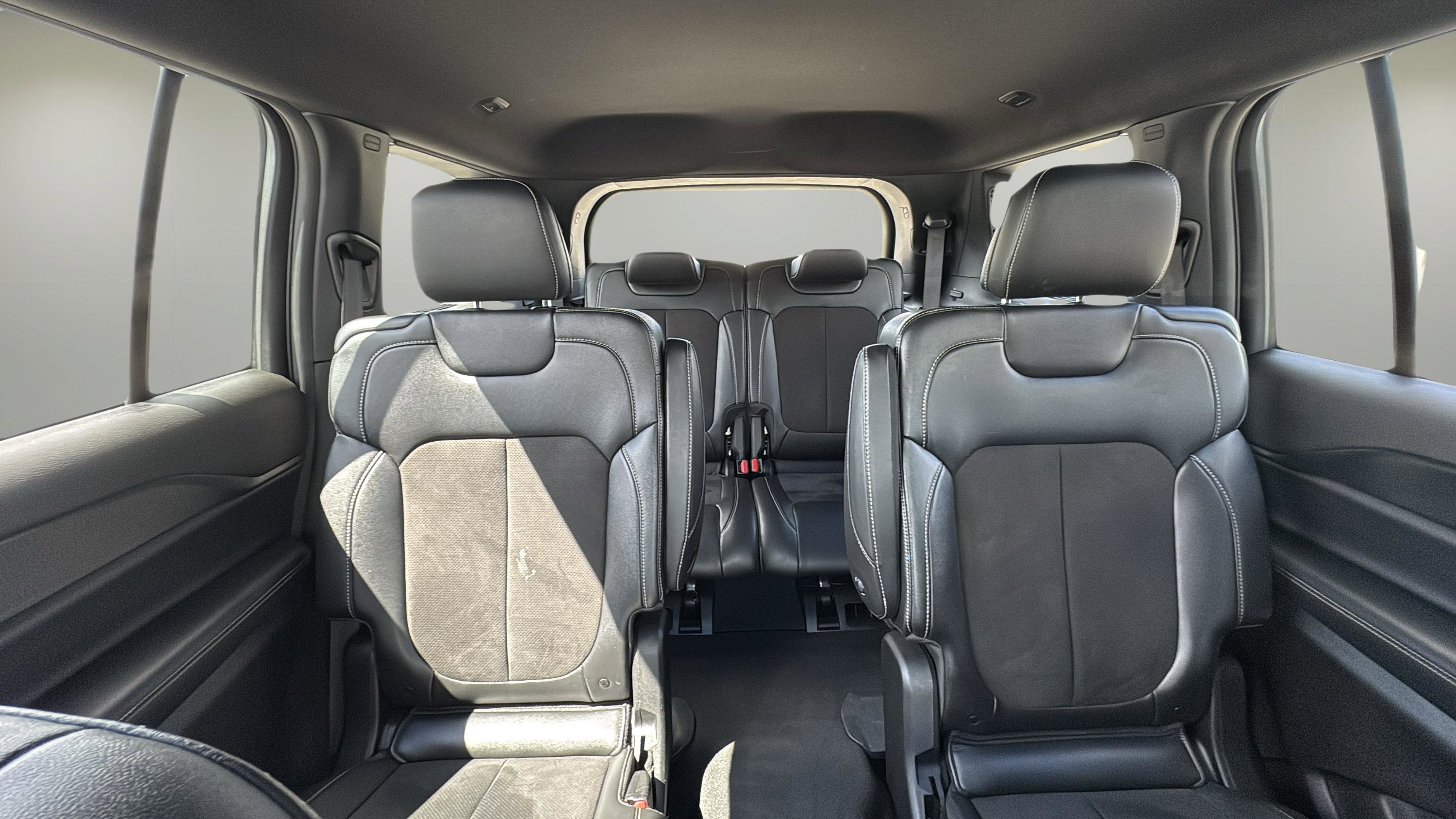 2023 Jeep Grand Cherokee Altitude photo 15