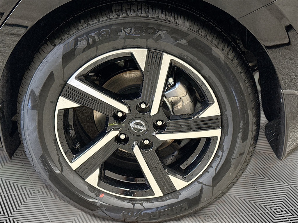 2025 Nissan Sentra SV photo 18