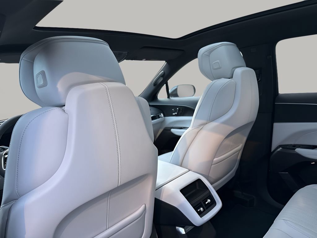 2025 Cadillac Lyriq Sport photo 31