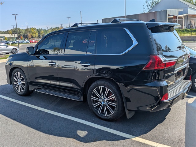 2020 Lexus LX 570 photo 2