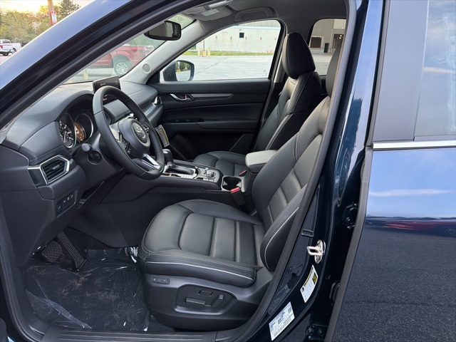 2025 Mazda CX-5 2.5 S Preferred photo 8