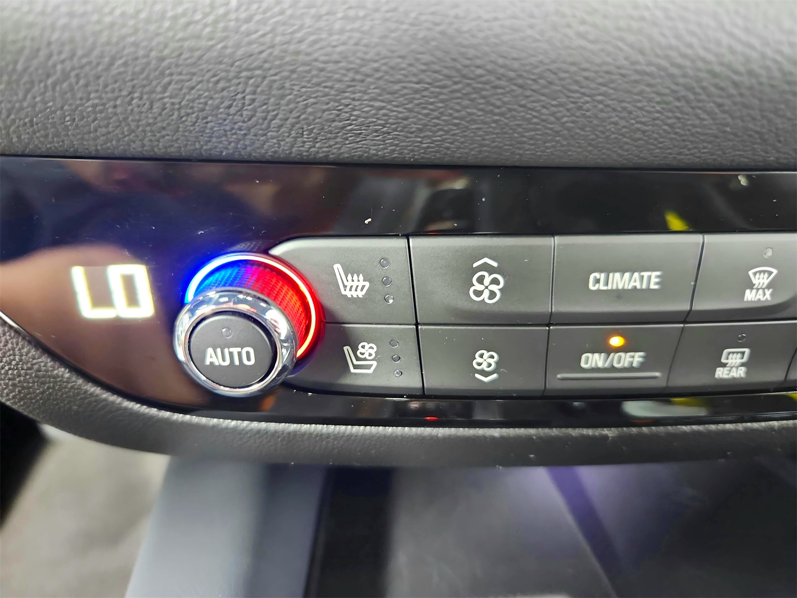 2024 Buick Enclave Premium photo 31