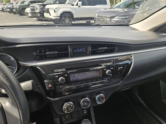 2015 Toyota Corolla L photo 24