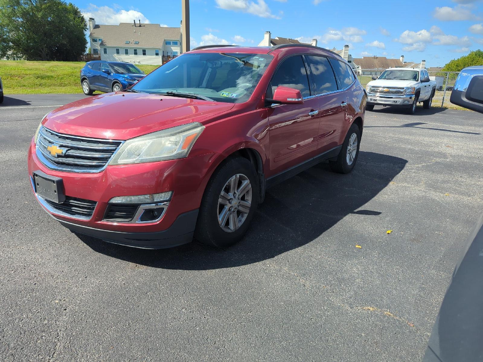 2013 Chevrolet Traverse 2LT photo 2