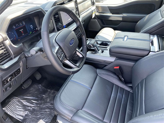 2025 Ford F-150 Platinum photo 9