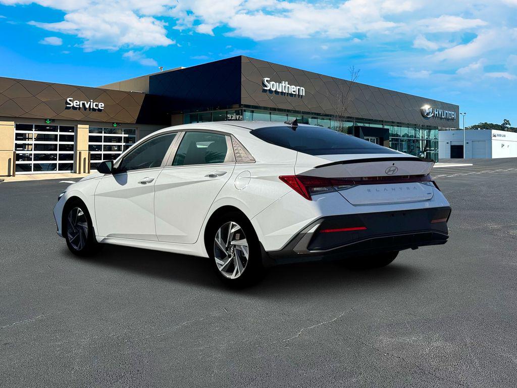 2025 Hyundai Elantra Hybrid SEL Sport photo 5