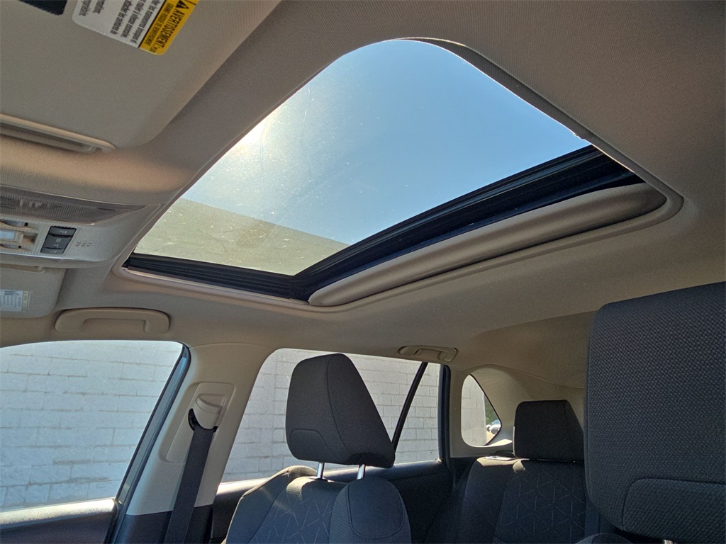 2022 Toyota RAV4 XLE photo 15