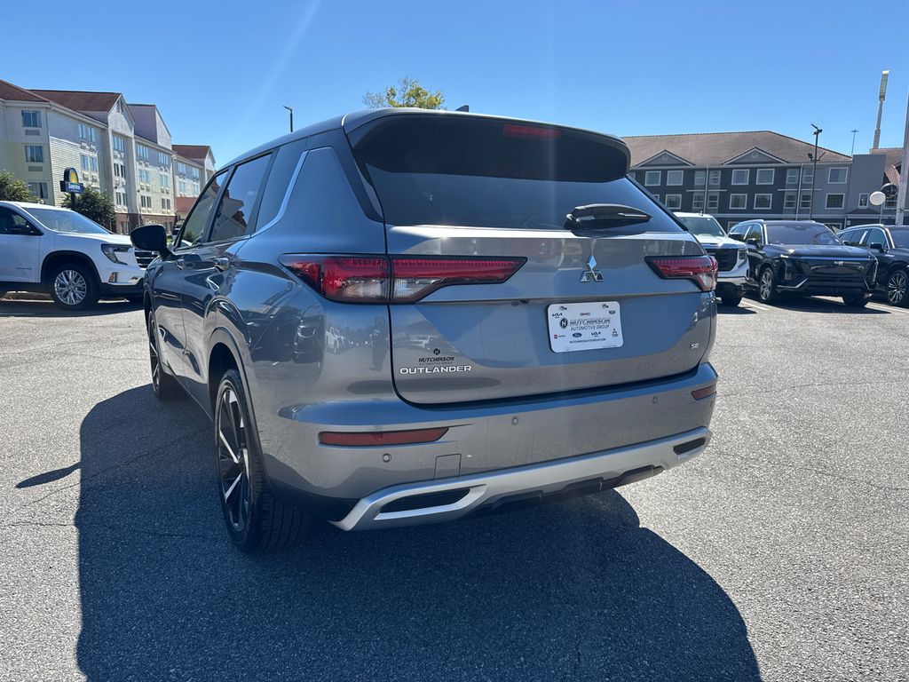 2024 Mitsubishi Outlander SE photo 5