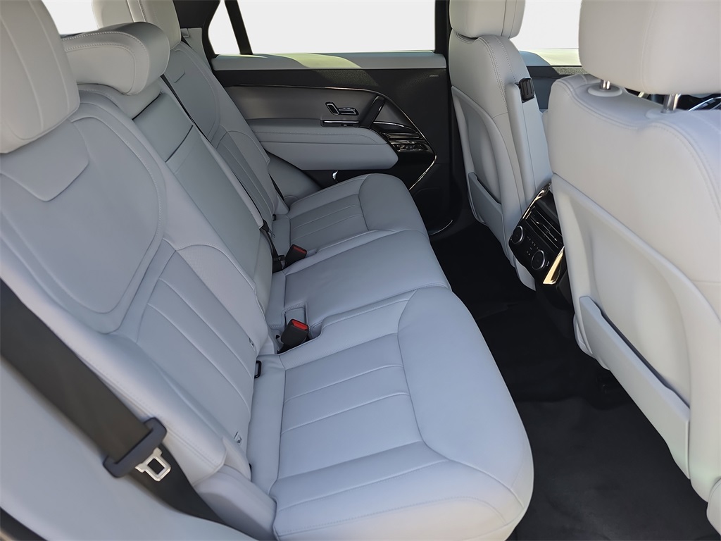 2025 Land Rover Range Rover Sport SE photo 2