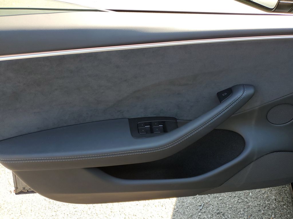 2025 Tesla Model 3 Long Range photo 13