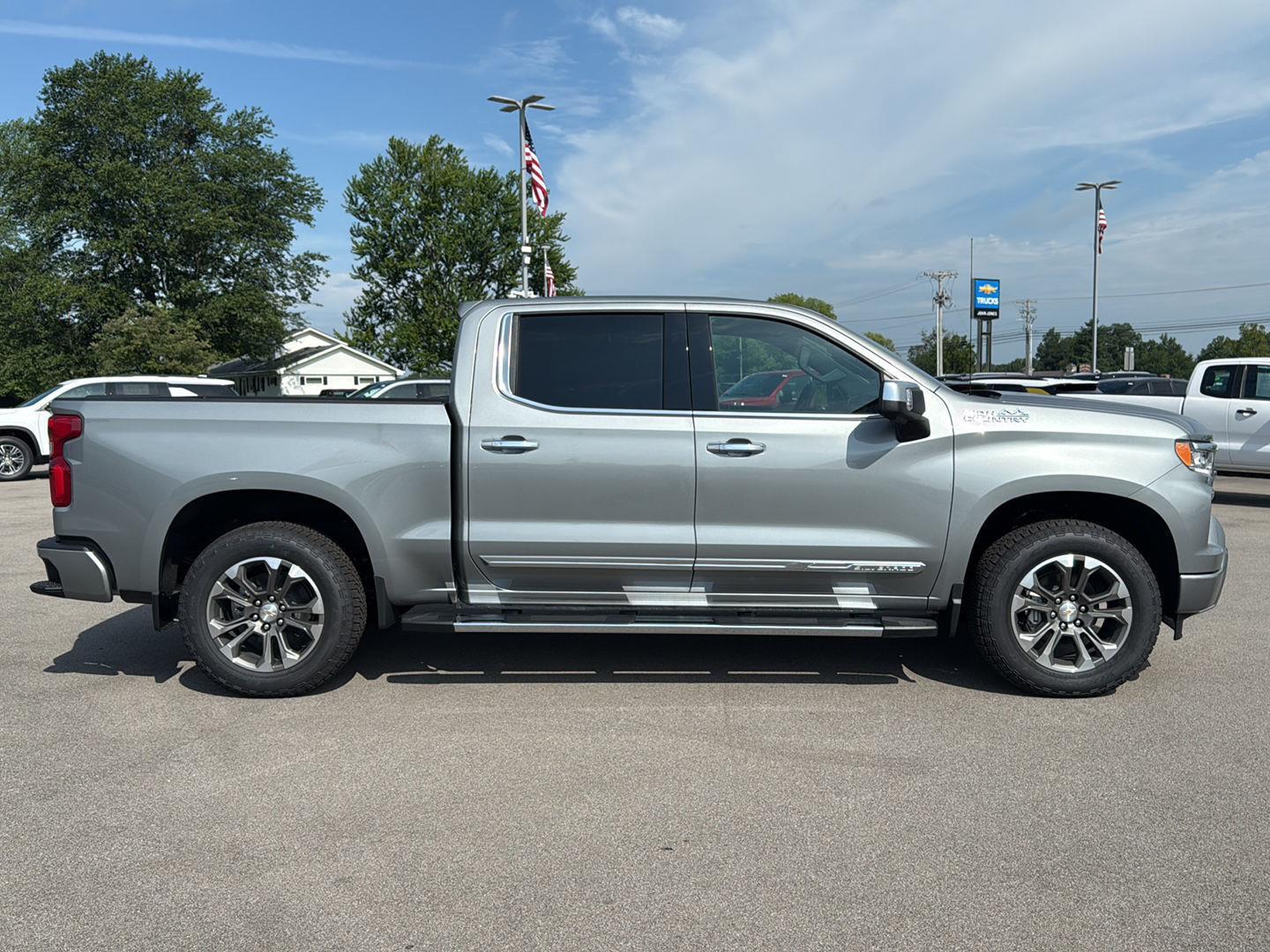 2025 Chevrolet Silverado 1500 High Country photo 4