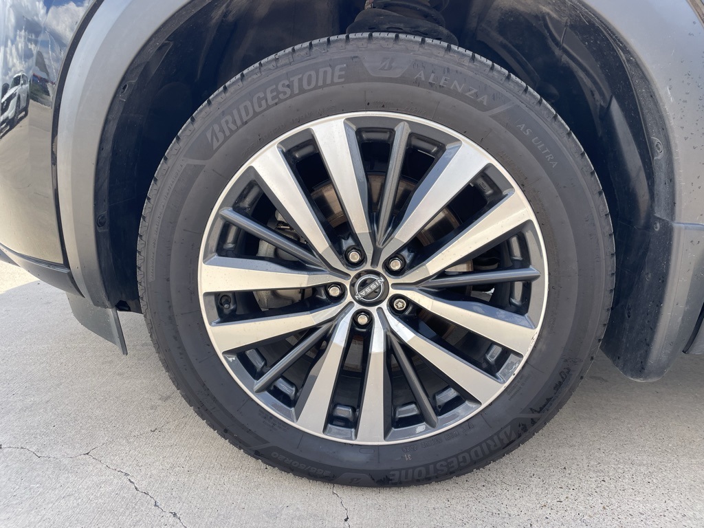 2022 Nissan Pathfinder Platinum photo 18