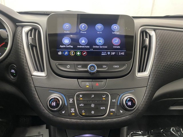 2025 Chevrolet Malibu 1LT photo 2