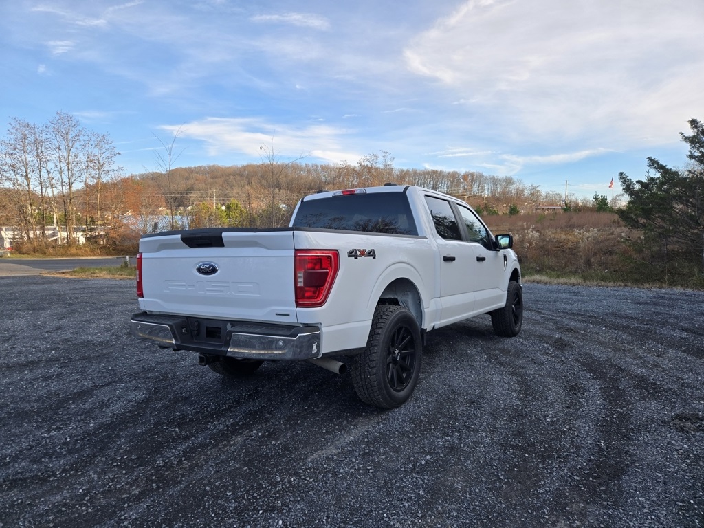 2023 Ford F-150 XLT photo 2