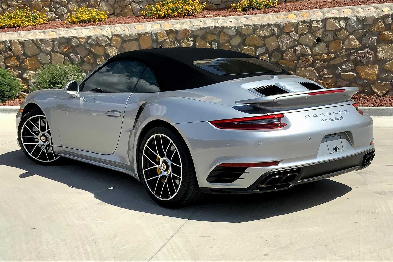 2019 Porsche 911 Turbo S photo 3
