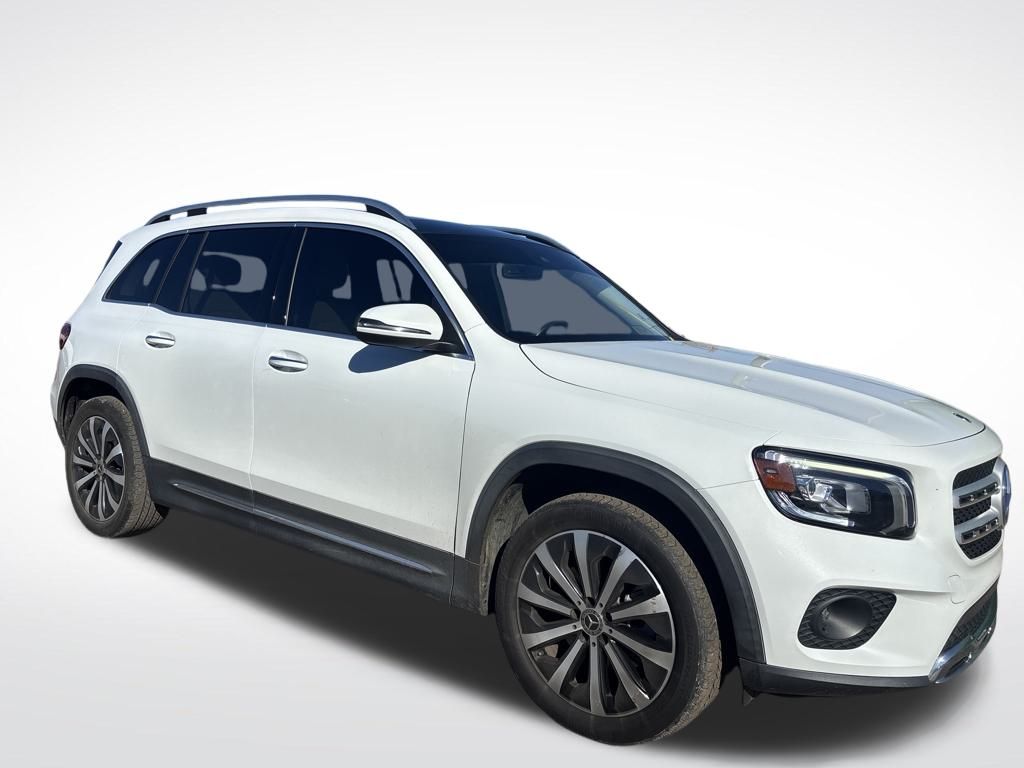 2022 Mercedes-Benz GLB's photo