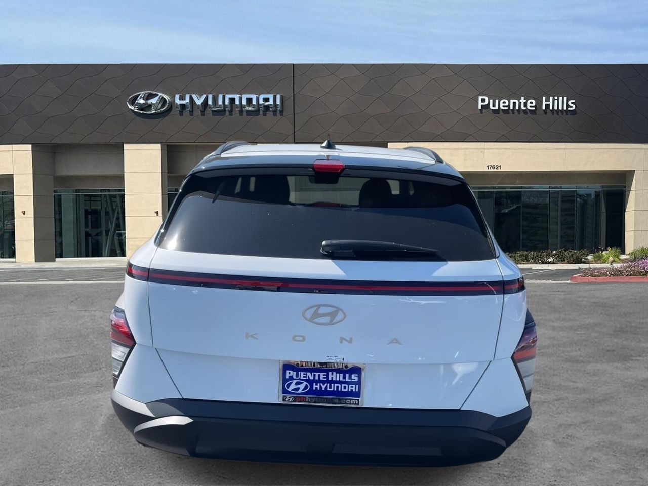 2026 Hyundai Kona SEL photo 4