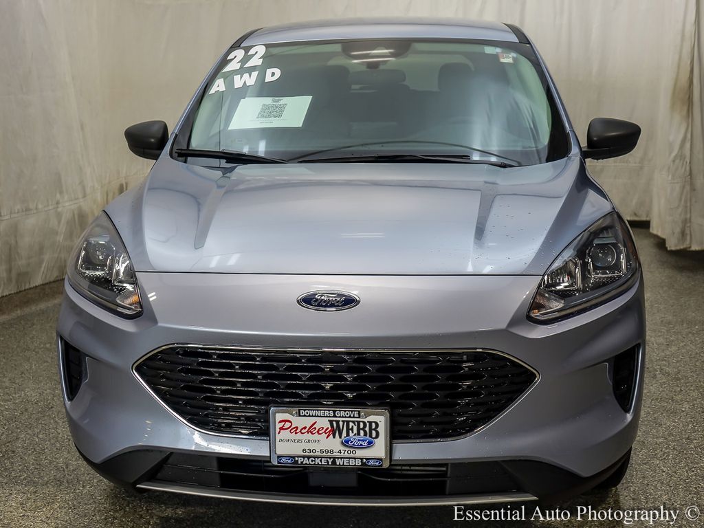 2022 Ford Escape SE photo 3