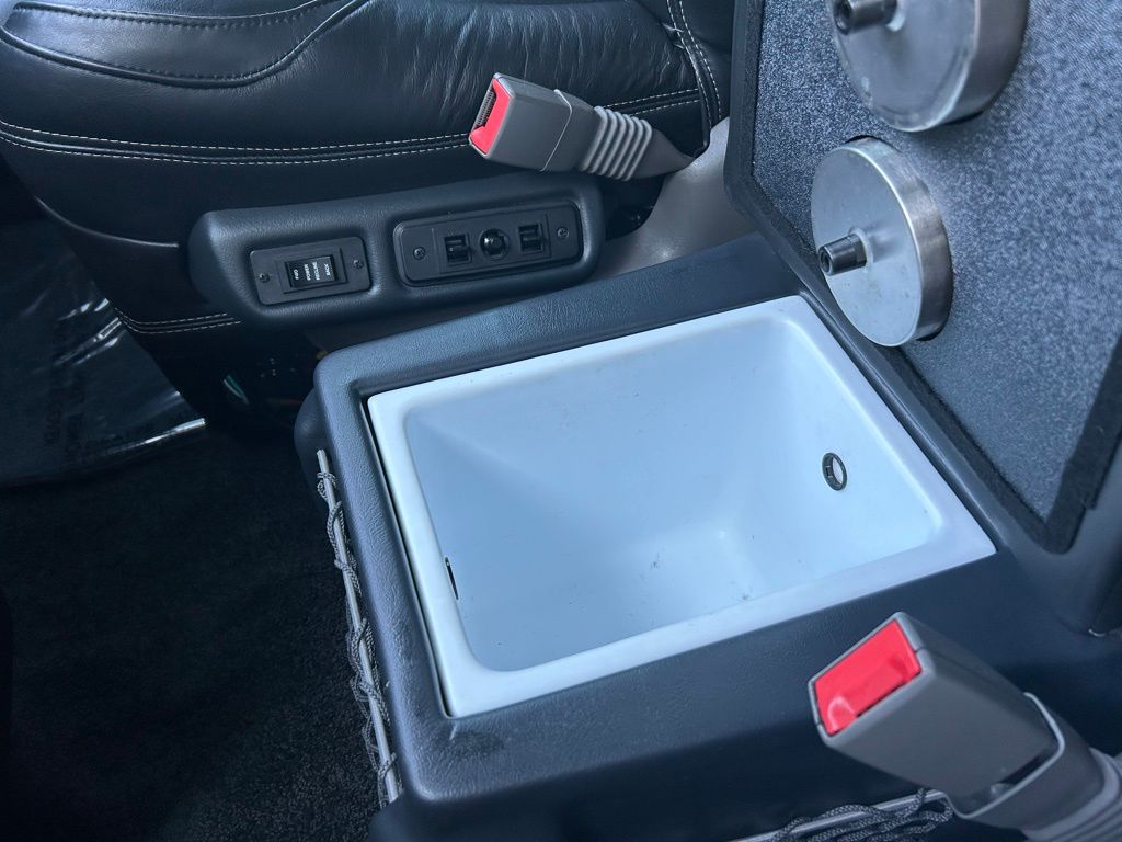 2021 Chevrolet Express LS photo 17