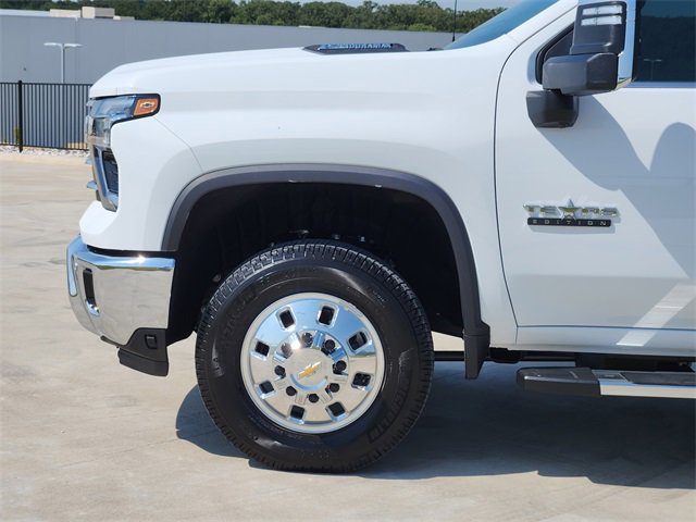 2025 Chevrolet Silverado 3500HD LTZ photo 7