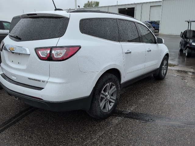 2016 Chevrolet Traverse 2LT photo 2