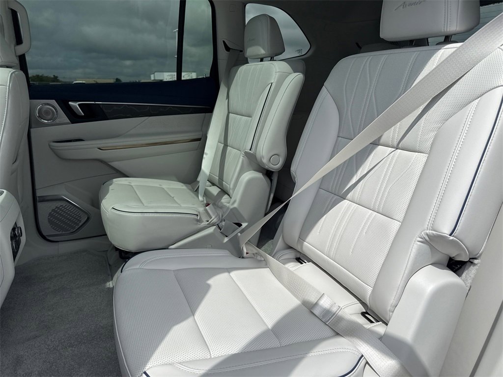 2026 Buick Enclave Avenir photo 32