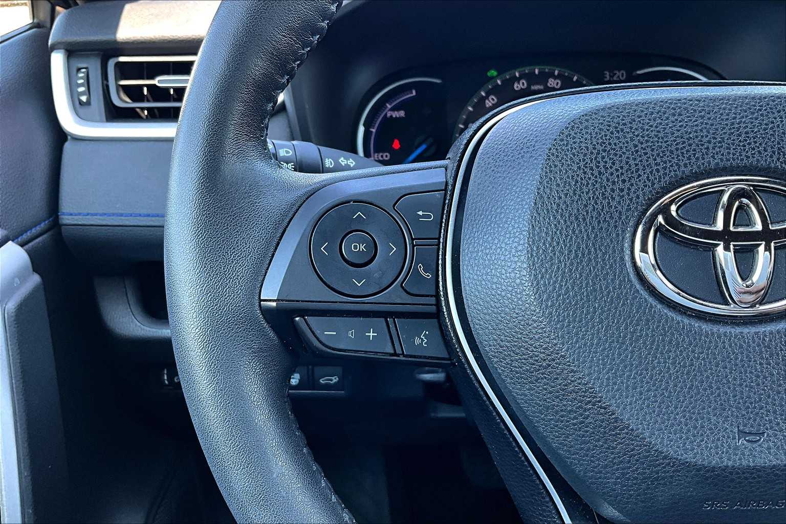 2021 Toyota RAV4 Hybrid XSE photo 22