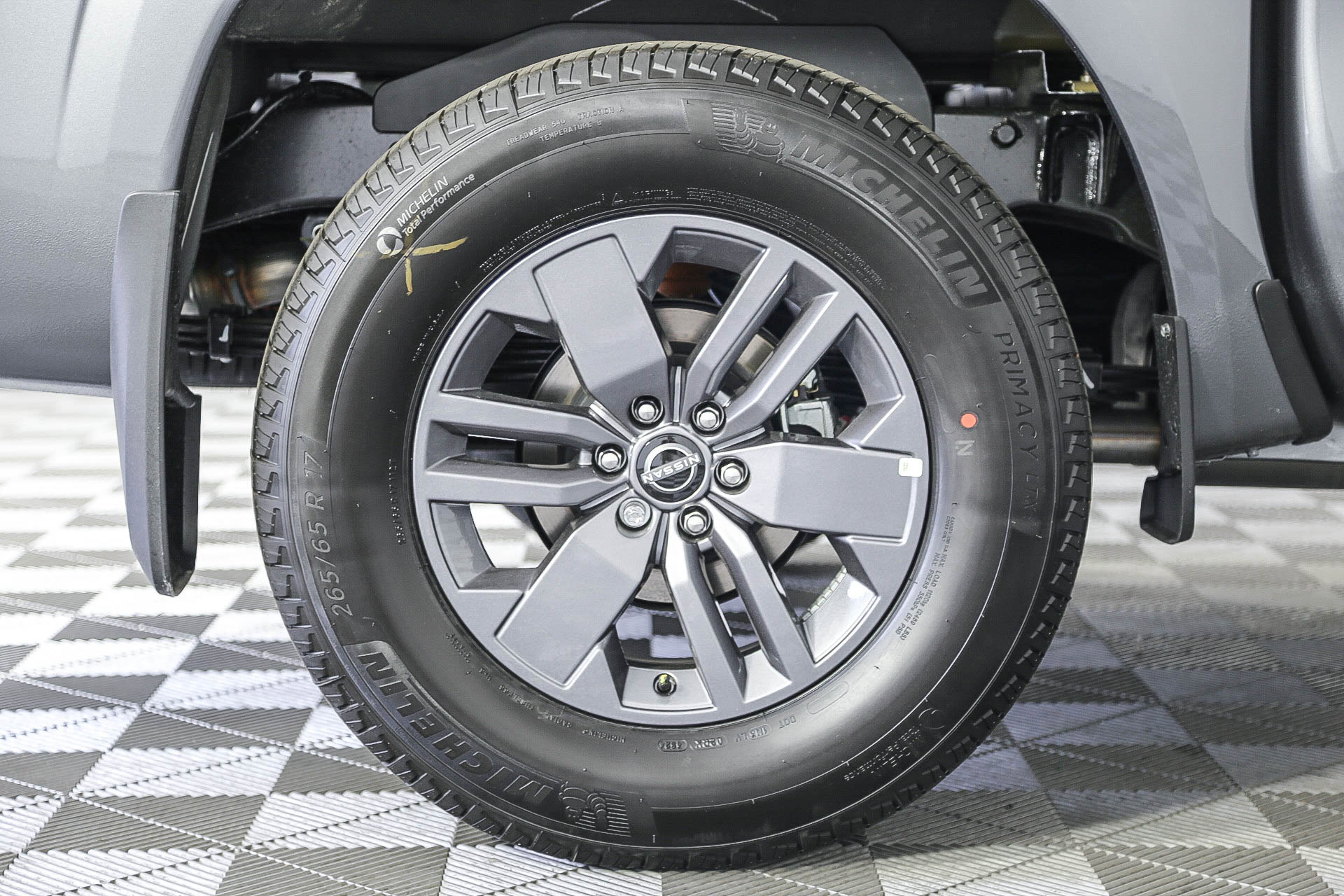 2025 Nissan Frontier SV photo 11