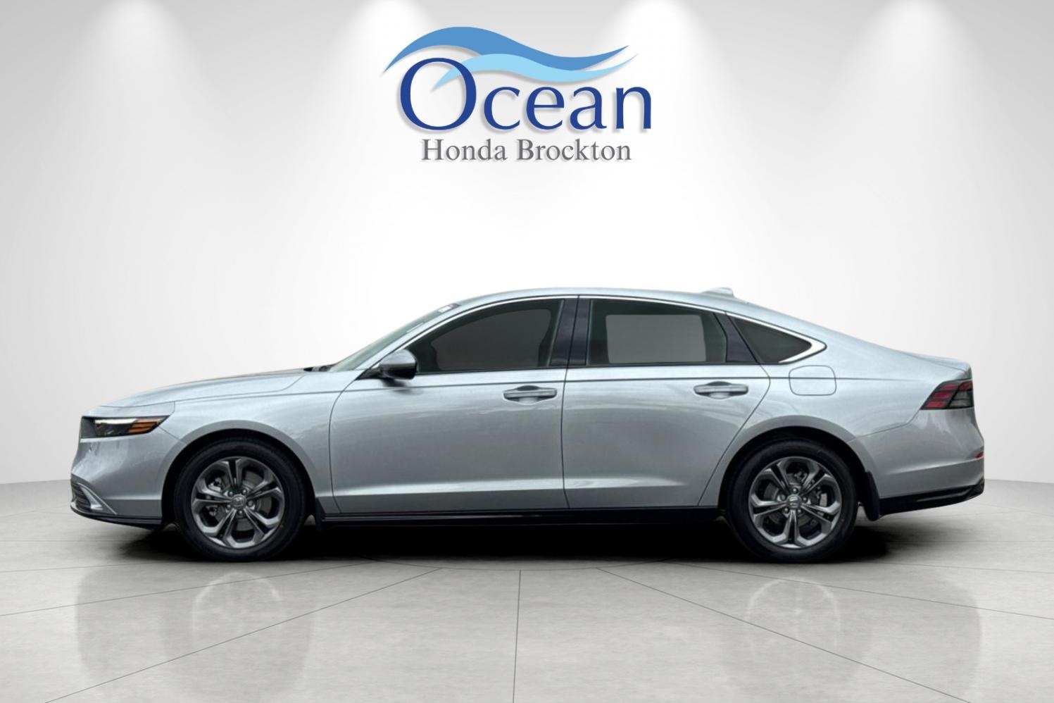 2025 Honda Accord EX-L photo 2