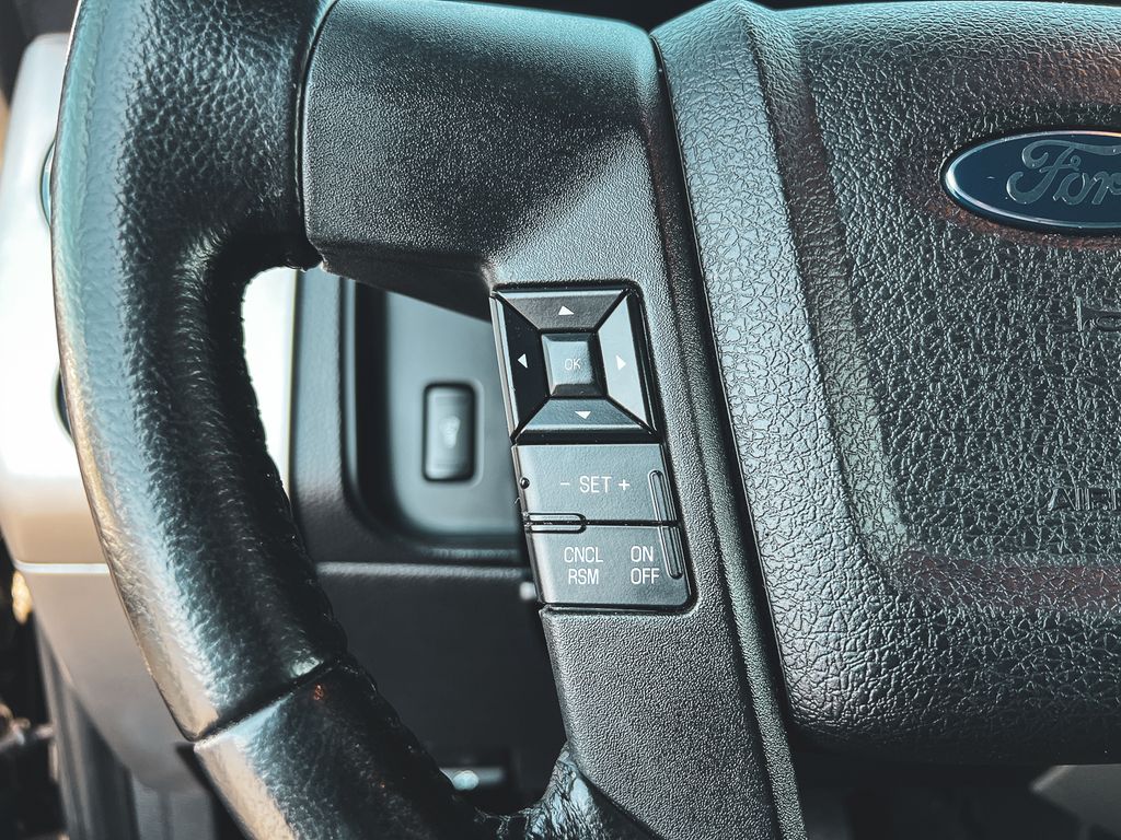 2015 Ford Expedition XLT photo 21