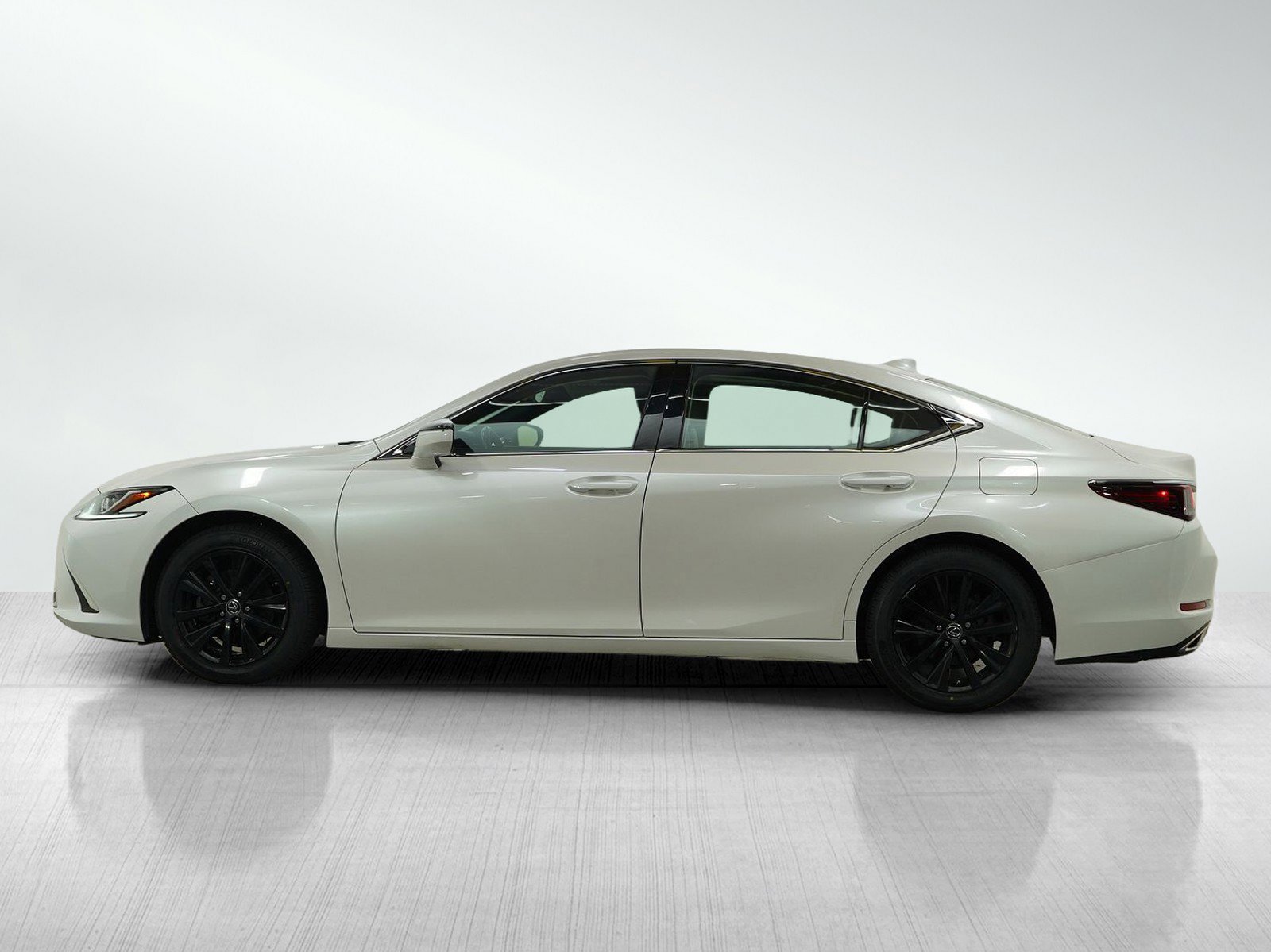 Used 2019 Lexus ES 350 with VIN 58ABZ1B11KU020915 for sale in Bloomington, Minnesota