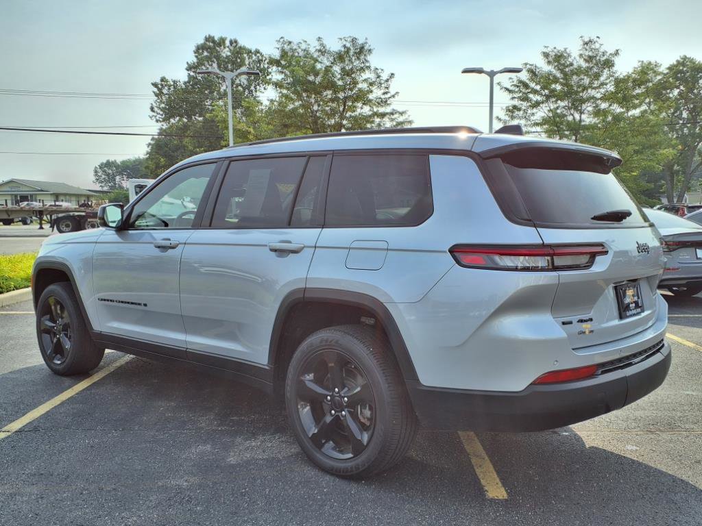 2023 Jeep Grand Cherokee Altitude photo 9