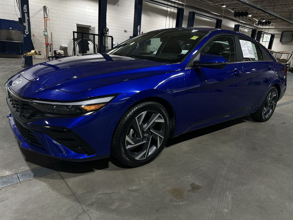 2024 Hyundai Elantra Limited photo 4