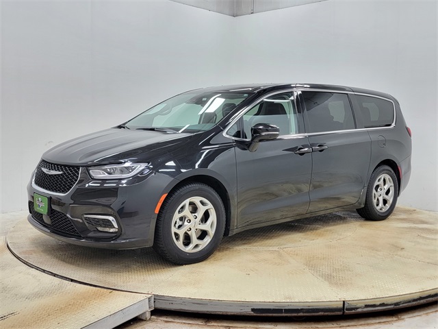 2024 Chrysler Pacifica Limited photo 8