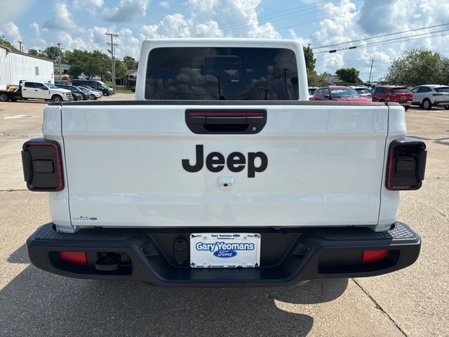 2025 Jeep Gladiator photo 9