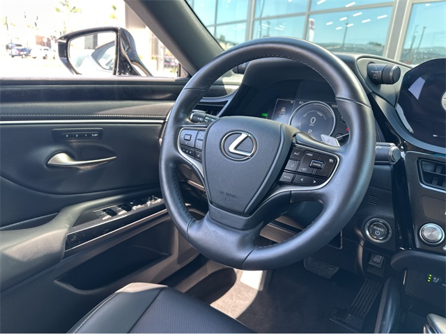 2025 Lexus ES 300h Premium photo 21