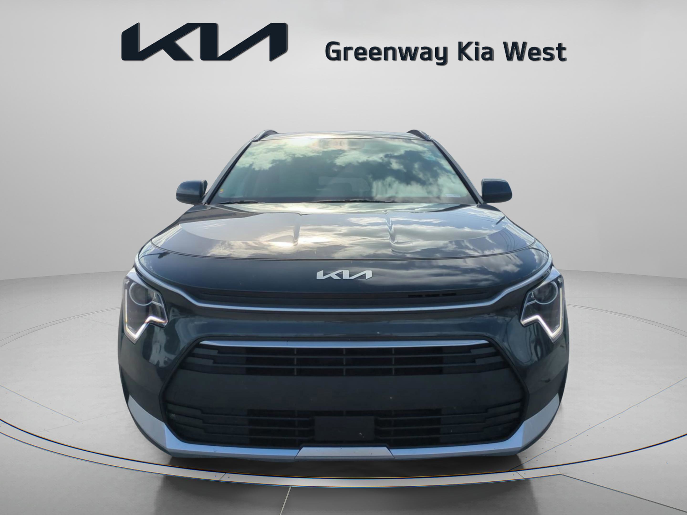 2025 Kia Niro EX photo 2