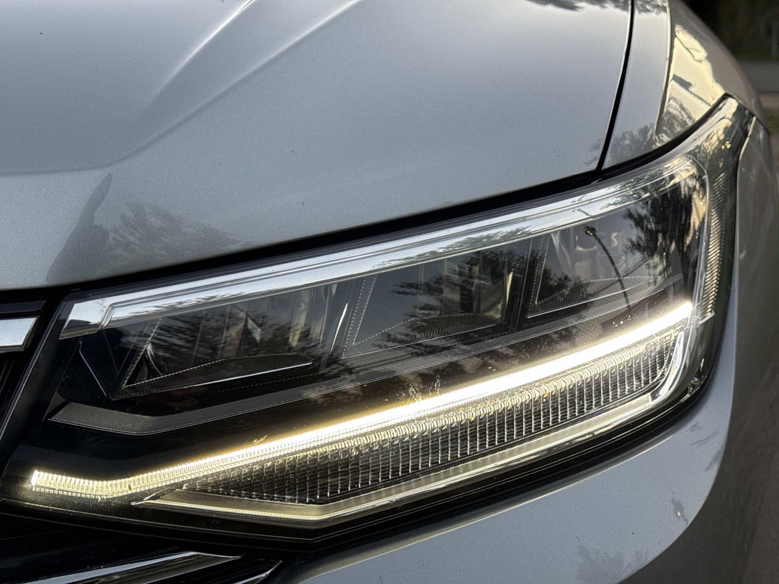 2022 Volkswagen Tiguan SE photo 4