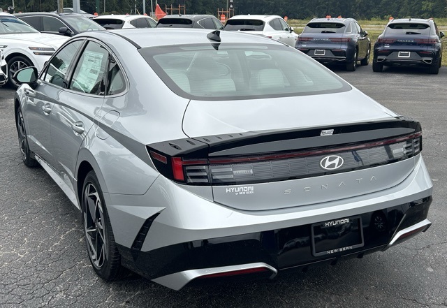2026 Hyundai Sonata SEL Sport photo 2