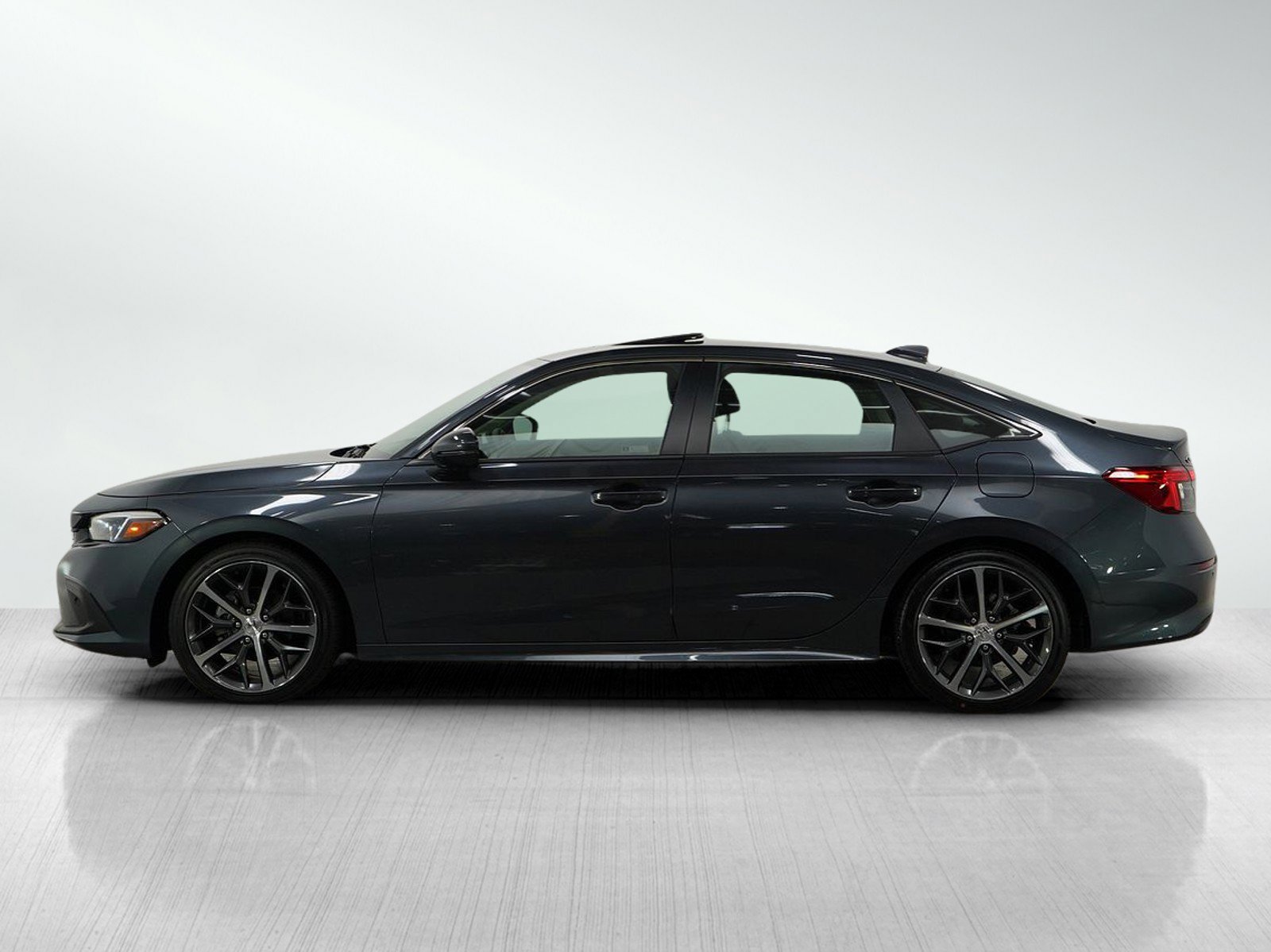 Used 2024 Honda Civic Touring with VIN 2HGFE1F95RH306287 for sale in Burnsville, Minnesota