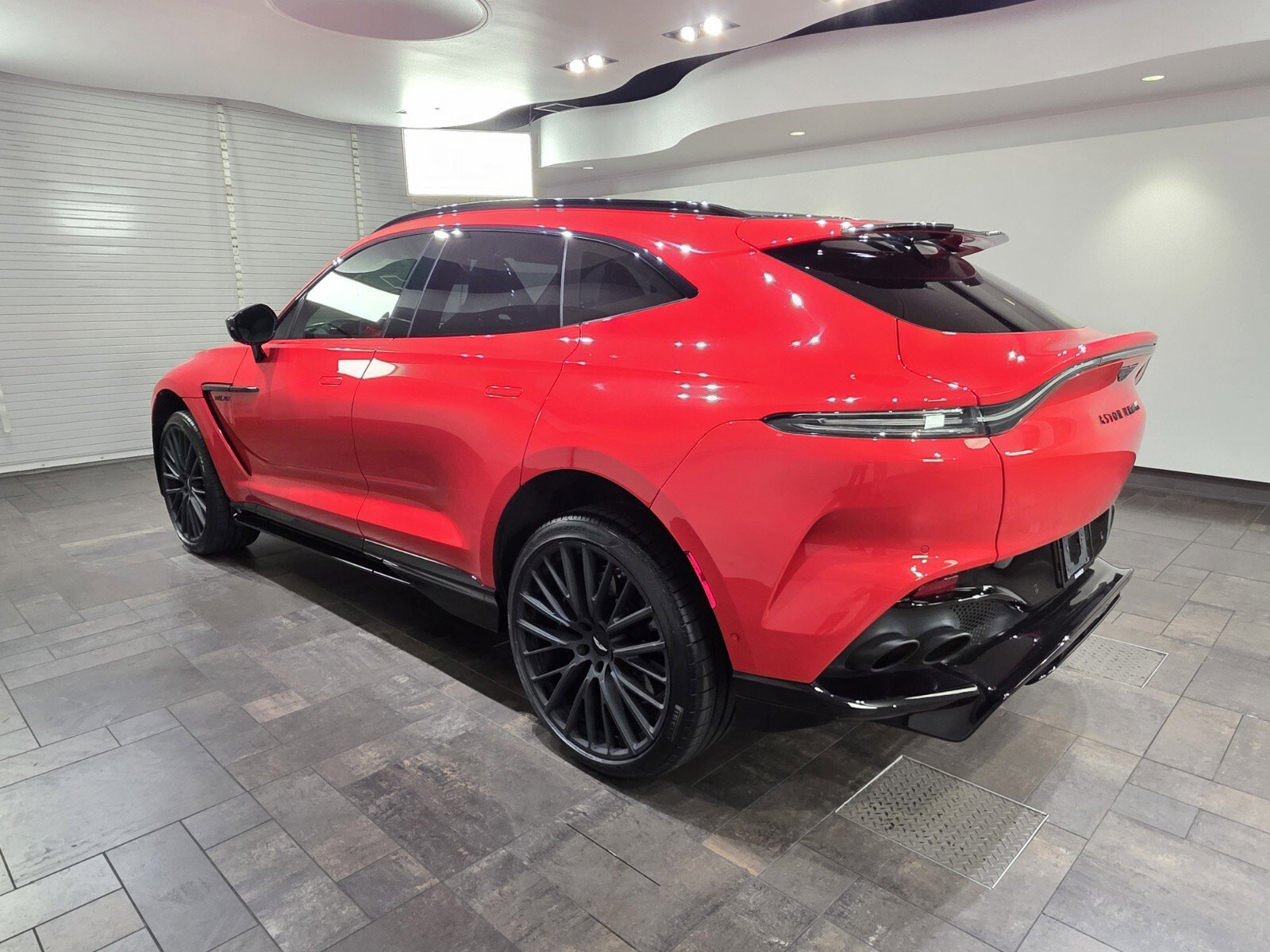 2023 Aston Martin DBX DBX707 photo 2