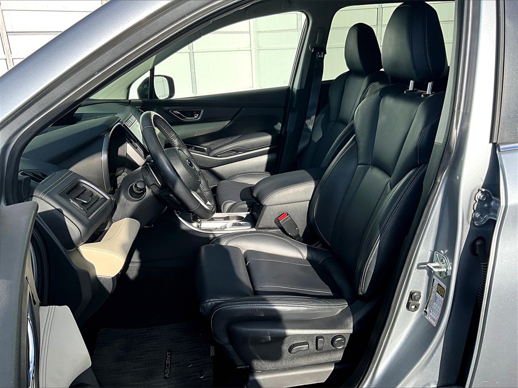2022 Subaru Ascent Limited photo 10