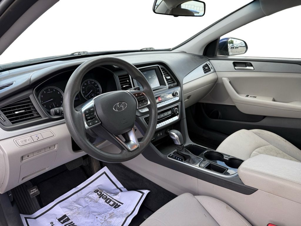 2018 Hyundai Sonata SE photo 9