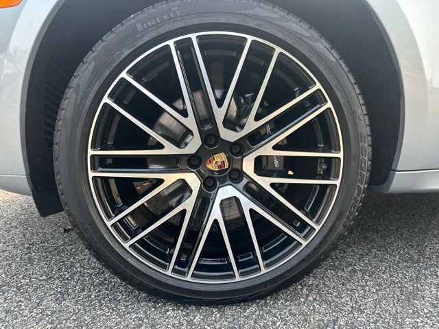2022 Porsche Macan S photo 9
