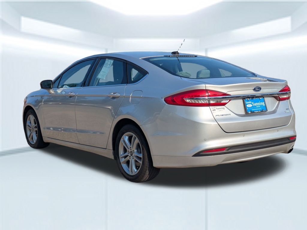 2018 Ford Fusion SE photo 3