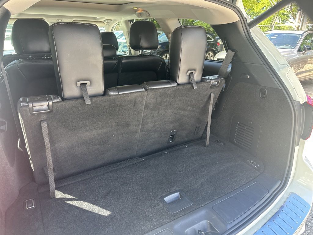 2020 Nissan Pathfinder Platinum photo 6